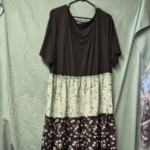 Shein Curve Black and Green Floral Dress 4xl